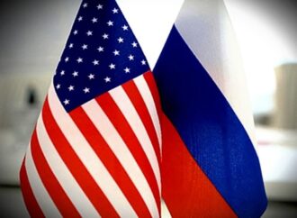 Budapest si a vertice USA-Russia, l’Ue ricorda il mandato di arresto a Putin