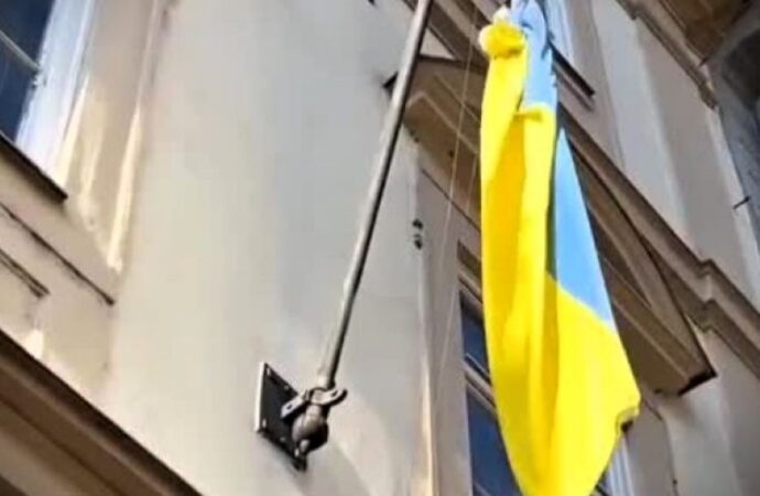 Repubblica Ceca, presidente parlamento rimuove bandiera ucraina