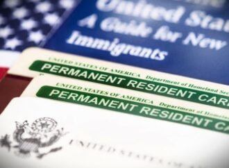 Trump vuole riesaminare Green card a cittadini di 19 Paesi