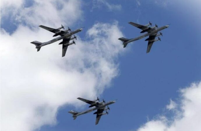 Caccia russi sui mari di Norvegia e Barents, ‘aerei stranieri’ li scortano