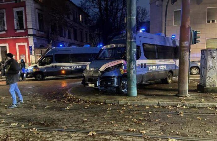 Torino, operazione di polizia in centro sociale Askatasuna