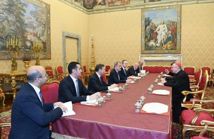 Visita ufficiale in Vaticano del Ministro degli Esteri dell’Azerbaigian, Bayramov