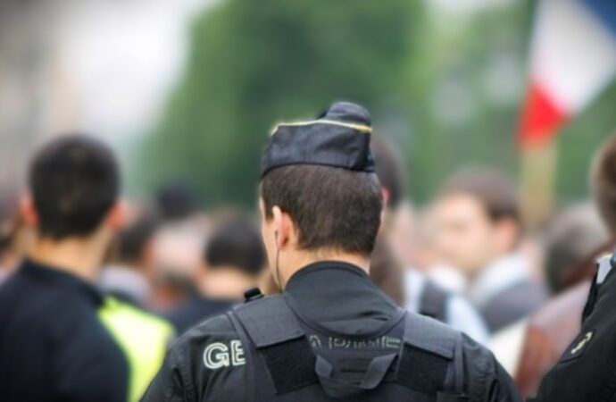 Parigi, Cyberattacco al Ministero dell’Interno, un uomo in custodia cautelare