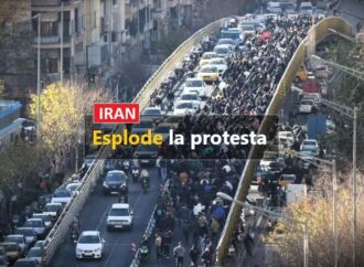 Iran, manifestazioni antigovernativi: strade bloccate e incendi