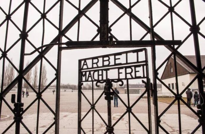 “Olocausto ingigantito” per il 14% degli italiani, il sondaggio