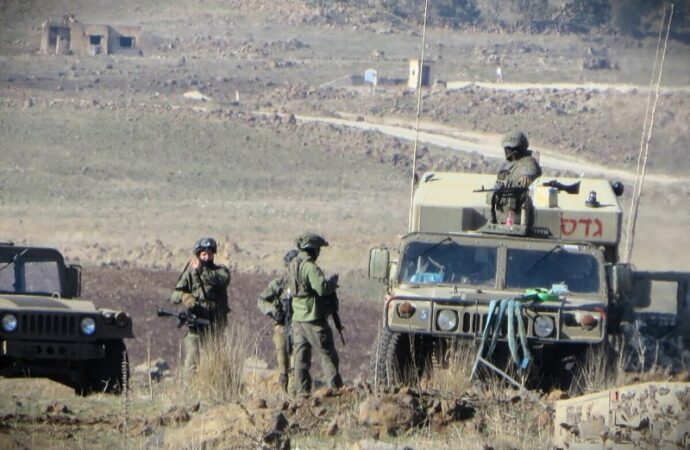 Incursione israeliana nel sud della Siria, mentre proseguono i negoziati a Parigi