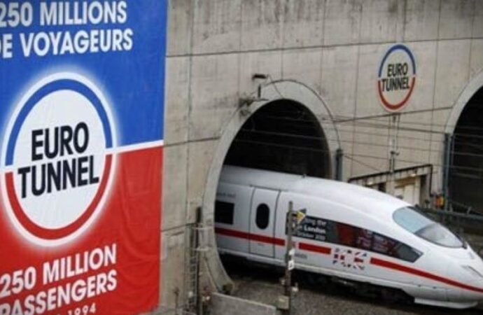 Francia-Regno Unito: guasto elettrico, LeShuttle sotto la Manica bloccato