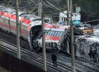 Spagna, 39 morti in un scontro tra due treni ad alta velocità