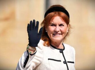 Caso Epstein, il giallo di Sarah Ferguson: l’ex moglie di Andrea tra Portogallo e Emirati?